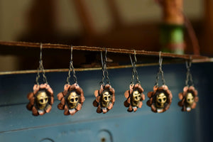 Daisy Head Dangles