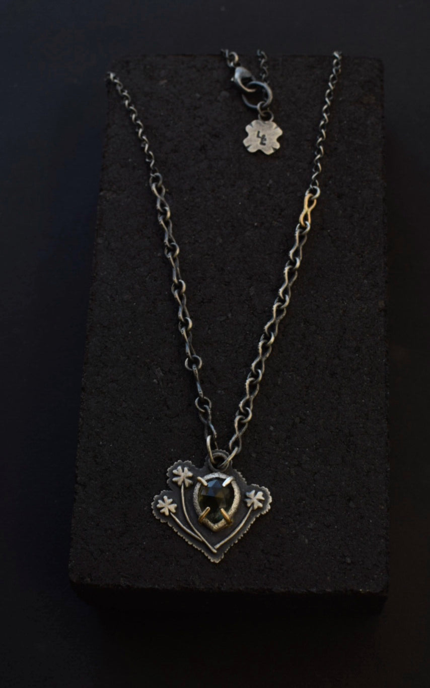 Moss Aquamarine Clover Patch Necklace
