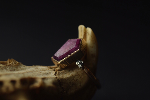 14k Gold Raw Ruby Coffin Ring - Size 6