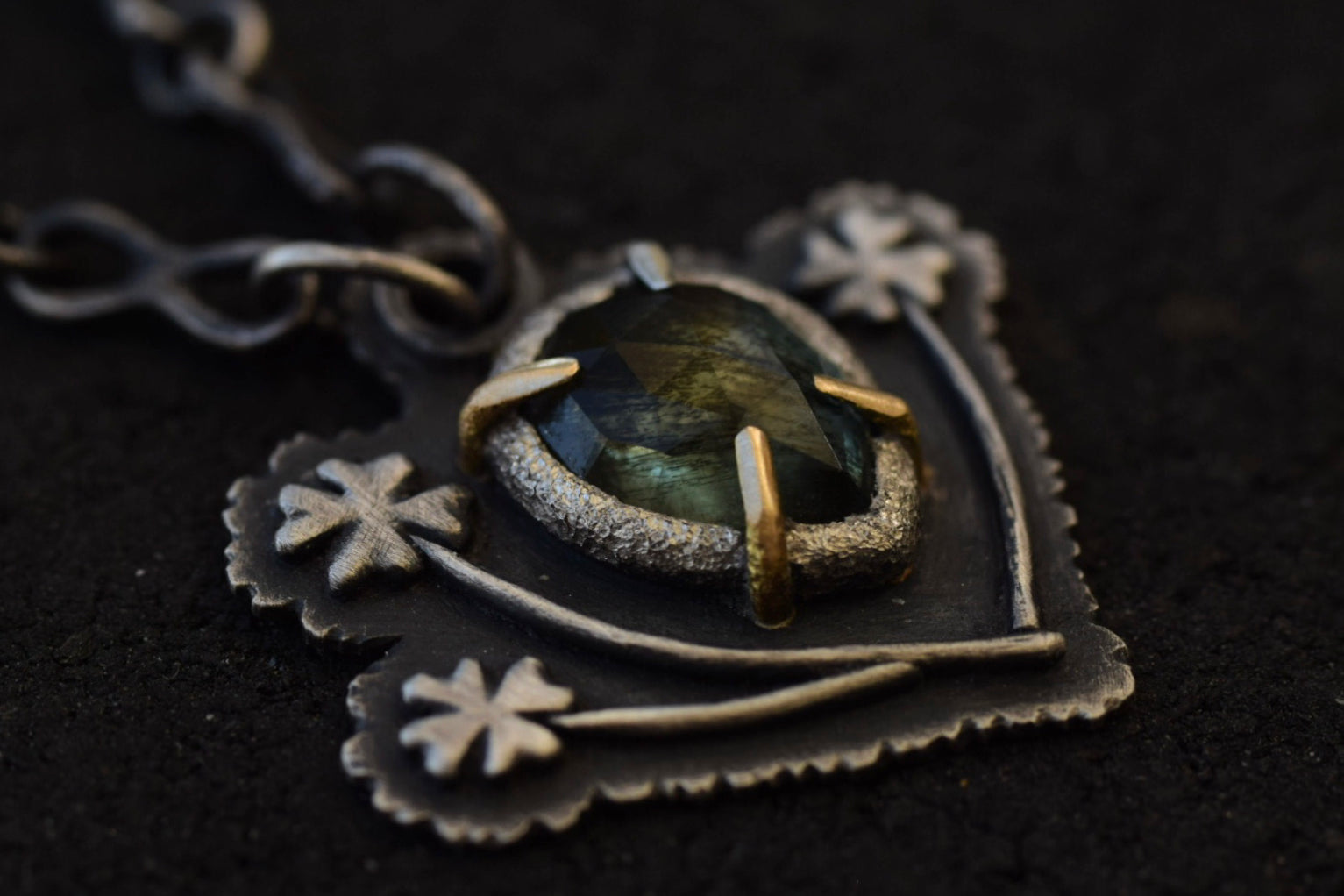 Moss Aquamarine Clover Patch Necklace