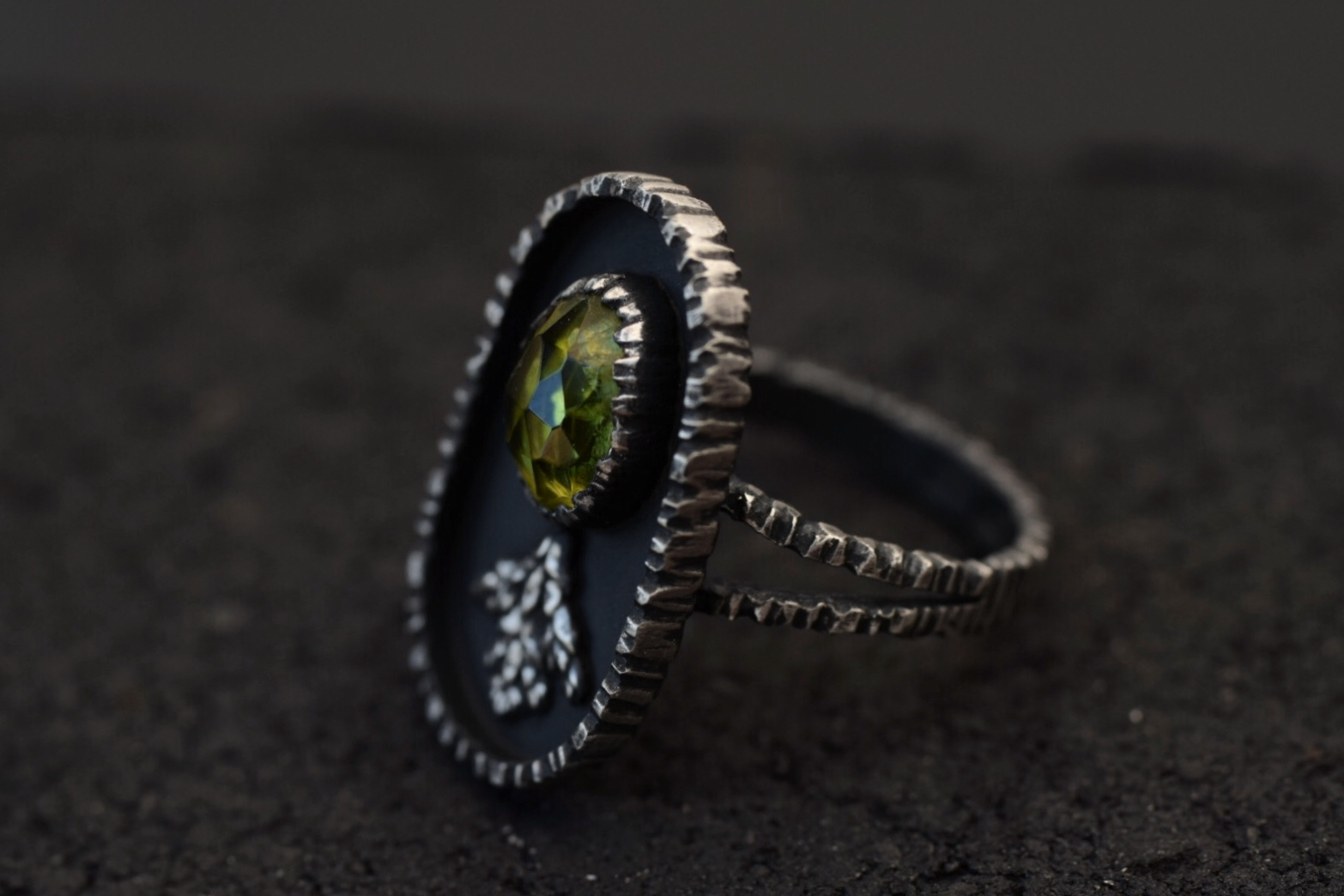 Peridot Shadowbox Ring - Size 9