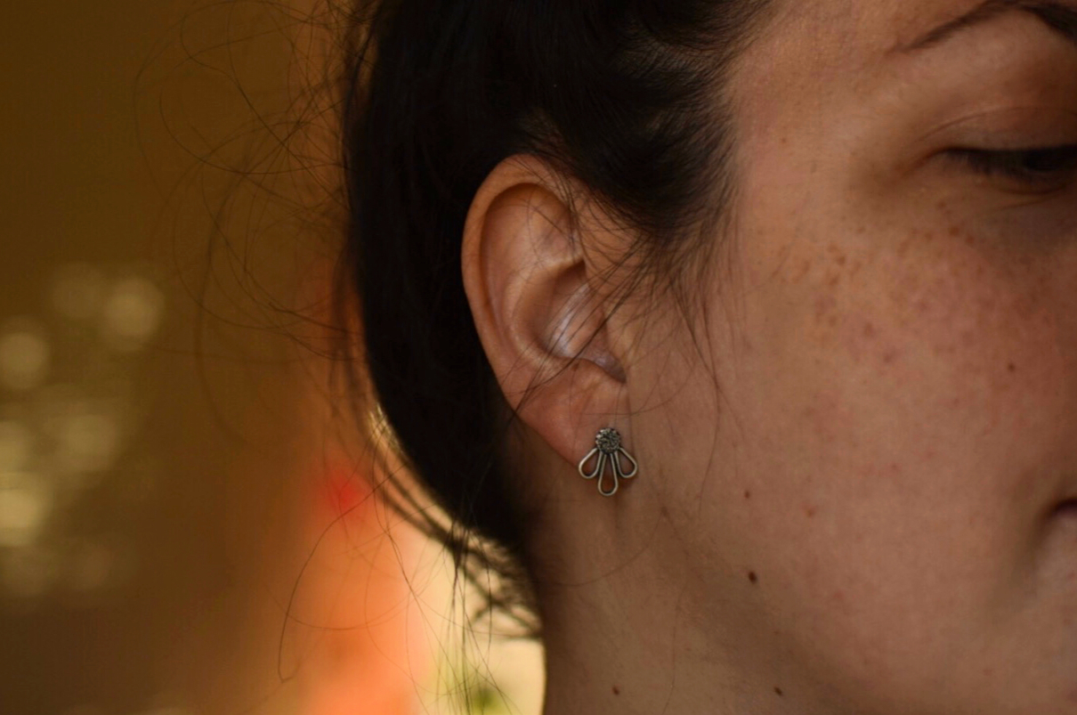 Black Eyed Susan Studs
