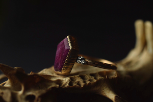 14k Gold Raw Ruby Coffin Ring - Size 6
